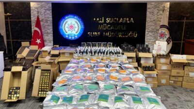 Avcılar’da sahte ilaç ve kozmetik ürünleri imalatı yapıldığı belirlenen depoya