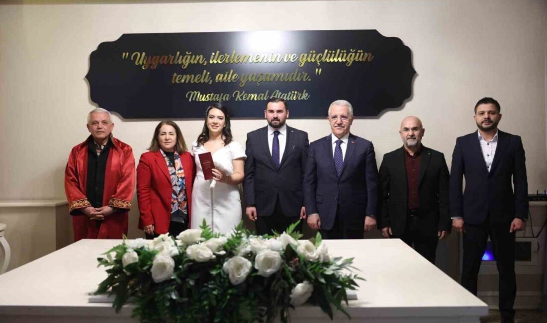 Aybay ve Yıldırım ailelerinin evlatları Elif İrem Aybay ve Alper