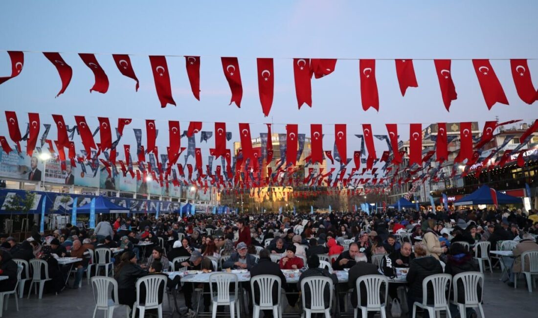 Her yıl olduğu gibi bu yıl da vatandaşları iftar sofralarında