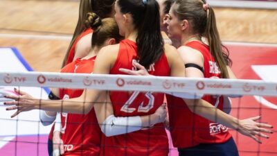 Aydın Büyükşehir Belediyespor Kadın Voleybol Takımı, sahasında Nilüfer Belediyespor’a 3-1