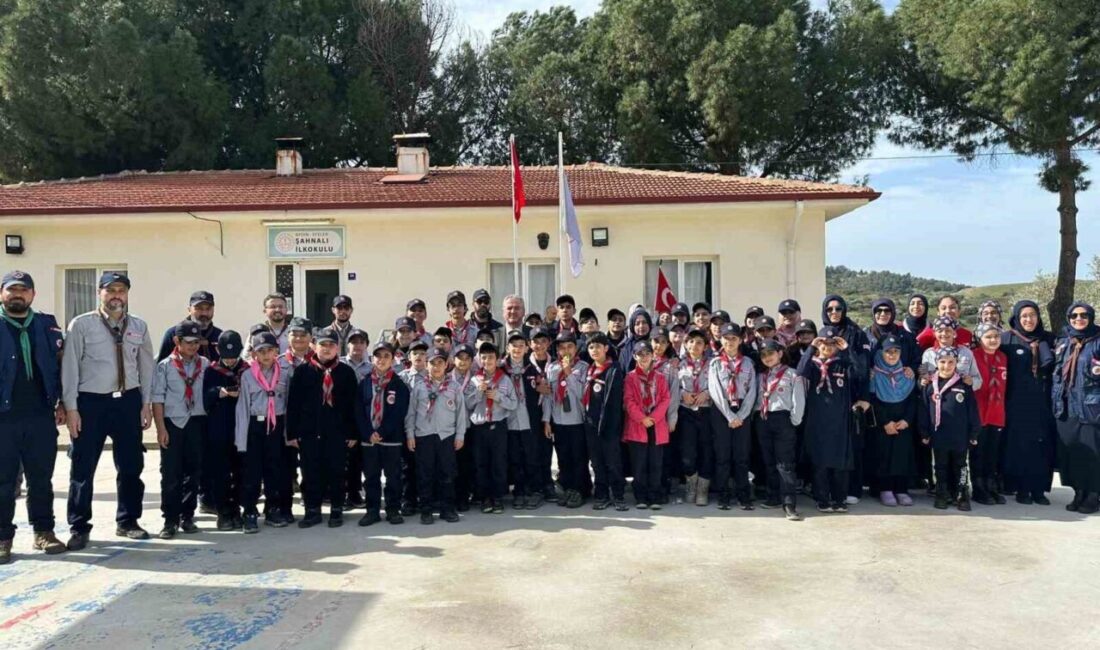 Aydın’da düzenlenen Diyanet İzcilik Kampı’nda yaklaşık 40 öğrenci izcilik yemini