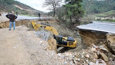 İzmir’in Selçuk ilçesi ile Aydın’a bağlı Ortaklar arasındaki karayolunda sağanak