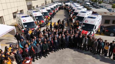 Sağlık Bakanlığı ve hayırseverlerin desteğiyle Aydın’a kazandırılan 16 yeni ambulans,