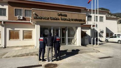 Aydın’ın Söke ve Kuşadası ilçelerinde çeşitli suçlardan aranan 2 şahıs,