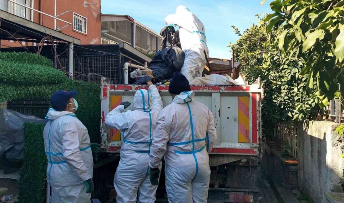 Aydın’ın Efeler ilçesinde iki ayrı adreste tespit edilen çöp evlerden