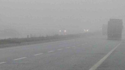 Aydın-Muğla karayolunun Çine ilçe girişi mevkiinde etkili olan yoğun sis