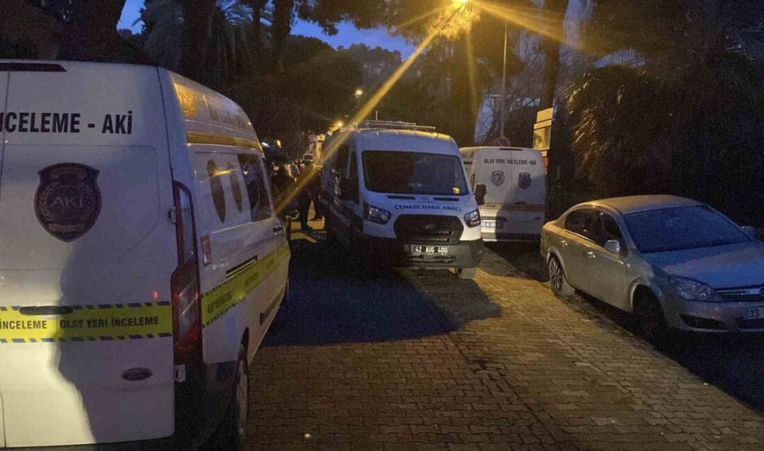 Aydın’ın Efeler ilçesinde 80 yaşındaki çift, oğulları tarafından evde bıçaklanarak