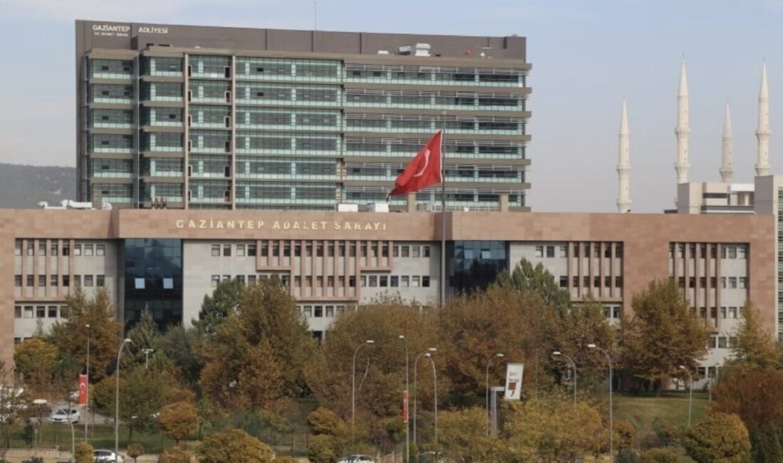 Gaziantep’te iki aracın yan aynalarının birbirine çarpması sonucu çıkan tartışmada