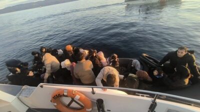 Çanakkale’nin Ayvacık ilçesi açıklarında Sahil Güvenlik ekiplerince hareket halinde durdurulan