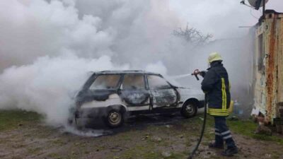 Çanakkale’nin Ayvacık ilçesinde park halindeki araç yandı. Ayvacık ilçesi Hamdibey