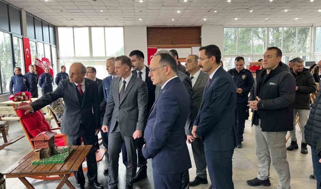 Ayvacık Açık Ceza İnfaz Kurumu’nda hükümlülerin yaptığı eserlerin yer aldığı