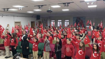 Kırklareli’nin Babaeski ilçesinde, “Bayrak Sevgisi” temalı etkinliklerle ikinci eğitim öğretim