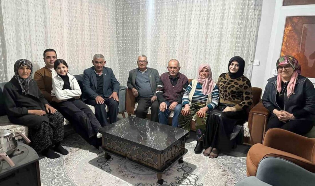 Sarıgöl Kaymakamı Halil Dalak, Ramazan ayı dolayısıyla Bahadırlar Mahallesi’nde yaşayan