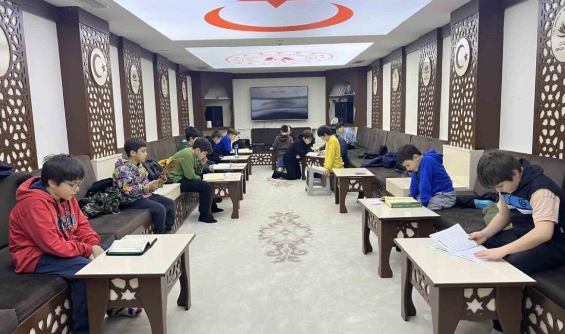 DÜZCE (İHA) – Düzce Bahçeşehir Gençlik Merkezi’nde gençlere yönelik düzenlenen