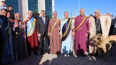 İçişleri Bakanı Mustafa Çiftçi, Kahramanmaraş’ın Afşin ilçesinde esnaflarla bir araya