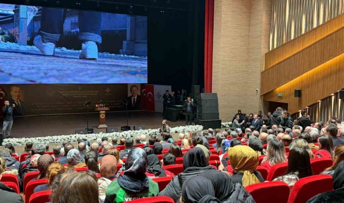 Aile ve Sosyal Hizmetler Bakanı Mahinur Özdemir Göktaş, Batman’da düzenlenen