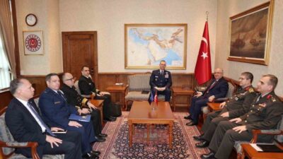 Milli Savunma Bakanı Yaşar Güler, Avrupa Müttefik Kuvvetleri Yüksek Komutanı