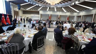 Milli Savunma Bakanı Yaşar Güler, şehit aileleri ve gazilerle iftarda