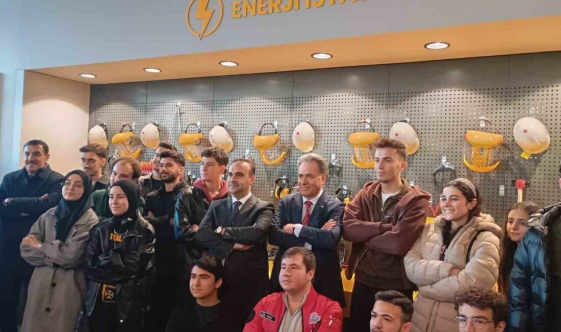 Sanayi ve Teknoloji Bakanı Mehmet Fatih Kacır, İnönü Üniversitesi’nde kurulan