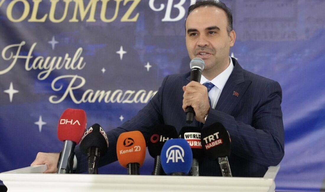 Sanayi ve Teknoloji Bakanı Mehmet Fatih Kacır, Denizli’de katıldığı iftar