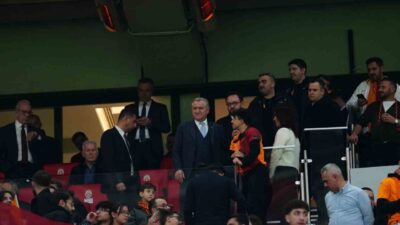 Gençlik ve Spor Bakanı Osman Aşkın Bak, Galatasaray-Juventus maçını stadyumdan