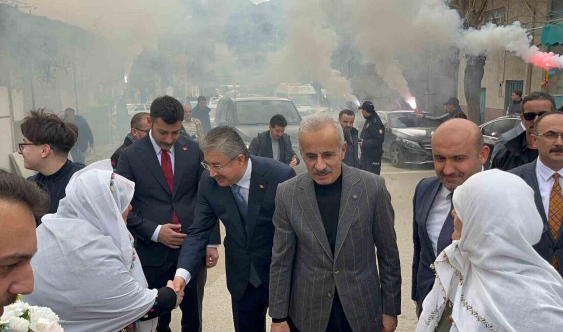 Eskişehir’e gelen Ulaştırma ve Altyapı Bakanı Abdulkadir Uraloğlu, İYİ Partili