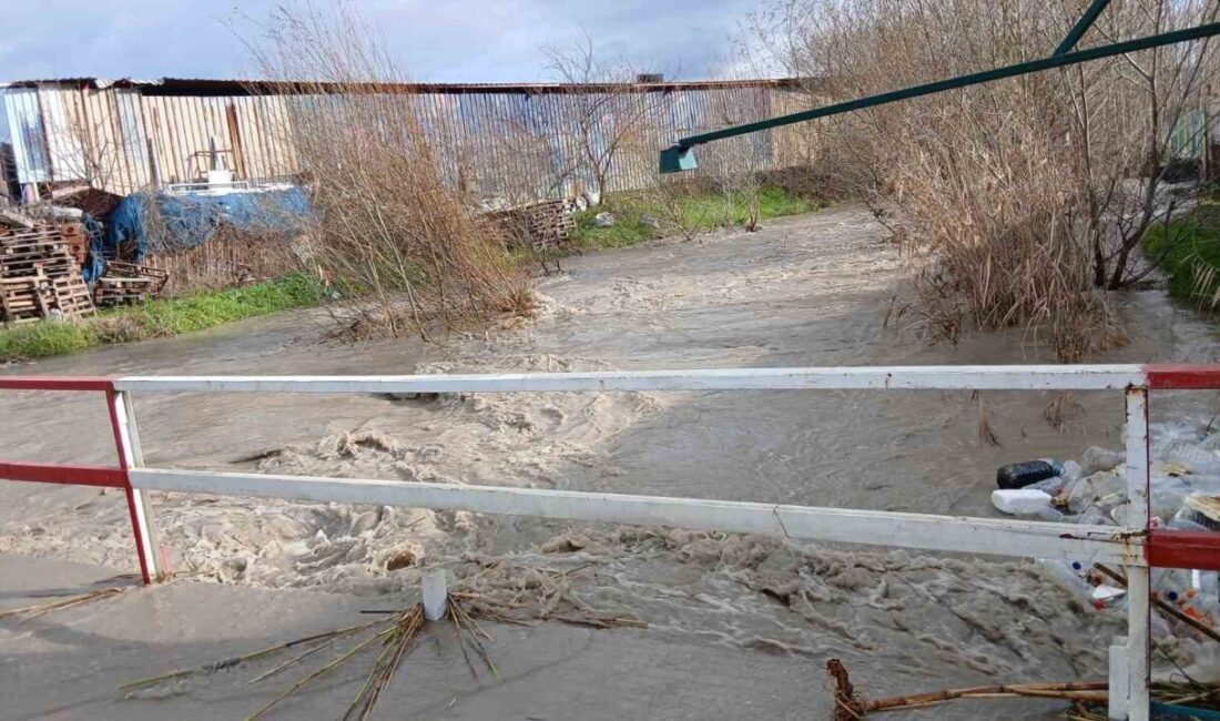 Manisa’nın Soma ilçesinde etkili olan aşırı yağışlar sonrası Bakırçay’ın taşmasıyla