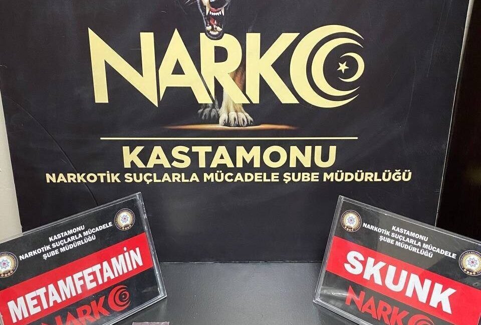 İstanbul’dan aldıkları balıkçı malzemeleriyle Sinop’a seyir halindeyken ’dur’ ihtarına uymayarak