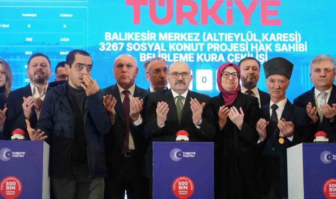 Balıkesir’de 77 bin kişinin başvurduğu TOKİ evlerinde kuralar çekildi. Şehir