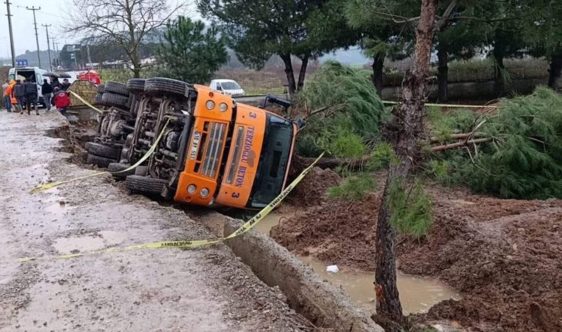 Balıkesir’in İvrindi ilçesinde istinat duvarı çalışması sırasında zeminin çökmesi sonucu