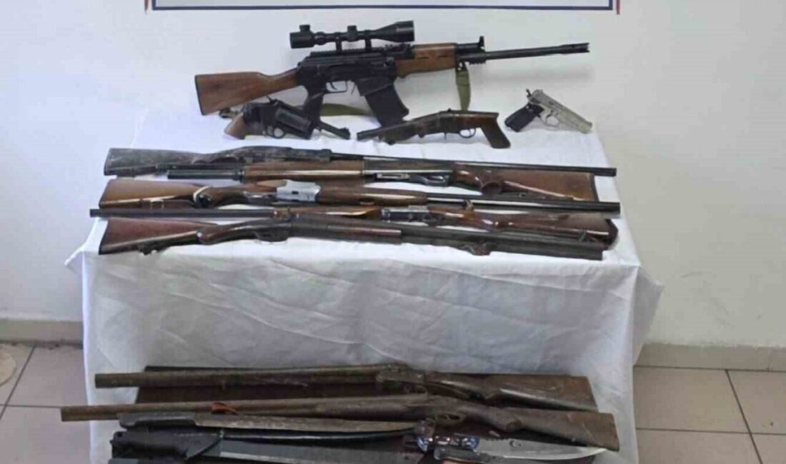 Bartın’da bir şahsın evinde yapılan aramalarda, toplam 10 adet ruhsatsız
