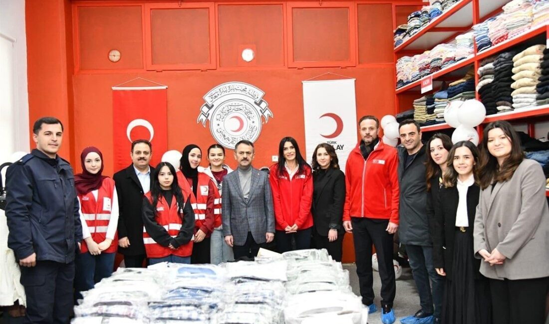 Başiskele Belediyesi ile Türk Kızılay iş birliğinde hizmete açılan butik