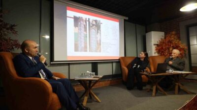 Başiskele’nin kültür durağı Kitaphane, tarih meraklılarını ağırladı. Araştırmacı yazar Osman