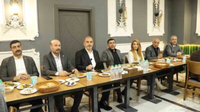 Muhtarlarla iftarda bir araya gelen Elazığ Ticaret ve Sanayi Odası
