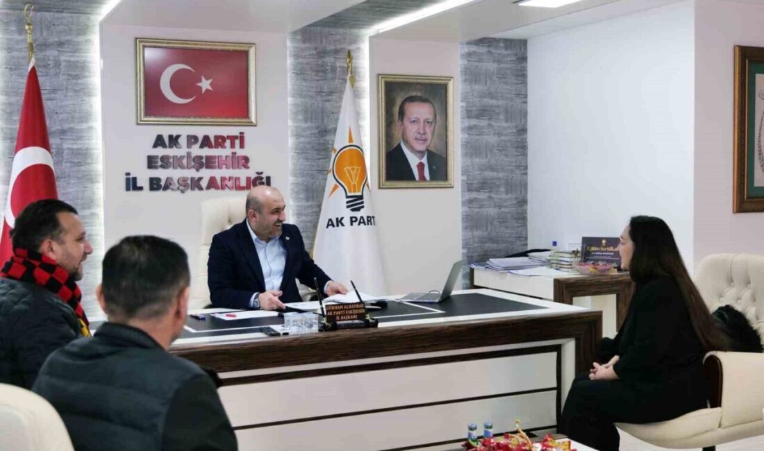 AK Parti Eskişehir Başkanı Gürhan Albayrak, ’Halk Günü Buluşması’nda vatandaşlarla