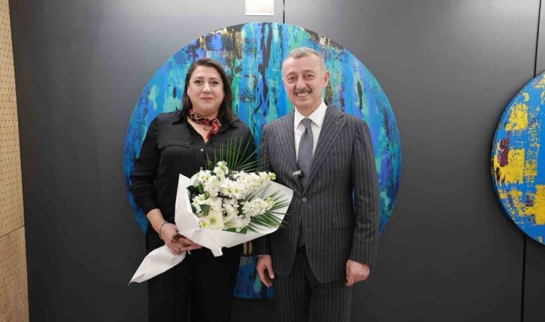 Kocaeli Sanat Galerisinde “Binbir Gece Resimleri; Düşler Atlası” sergisinin açılışına