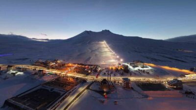 Kayseri Büyükşehir Belediye Başkanı Dr. Memduh Büyükkılıç, sömestir tatilinde 1