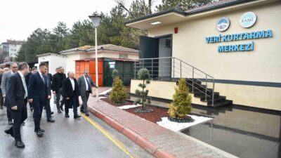 Kayseri Büyükşehir Belediye Başkanı Dr. Memduh Büyükkılıç, KASKİ yerleşkesi içerisinde