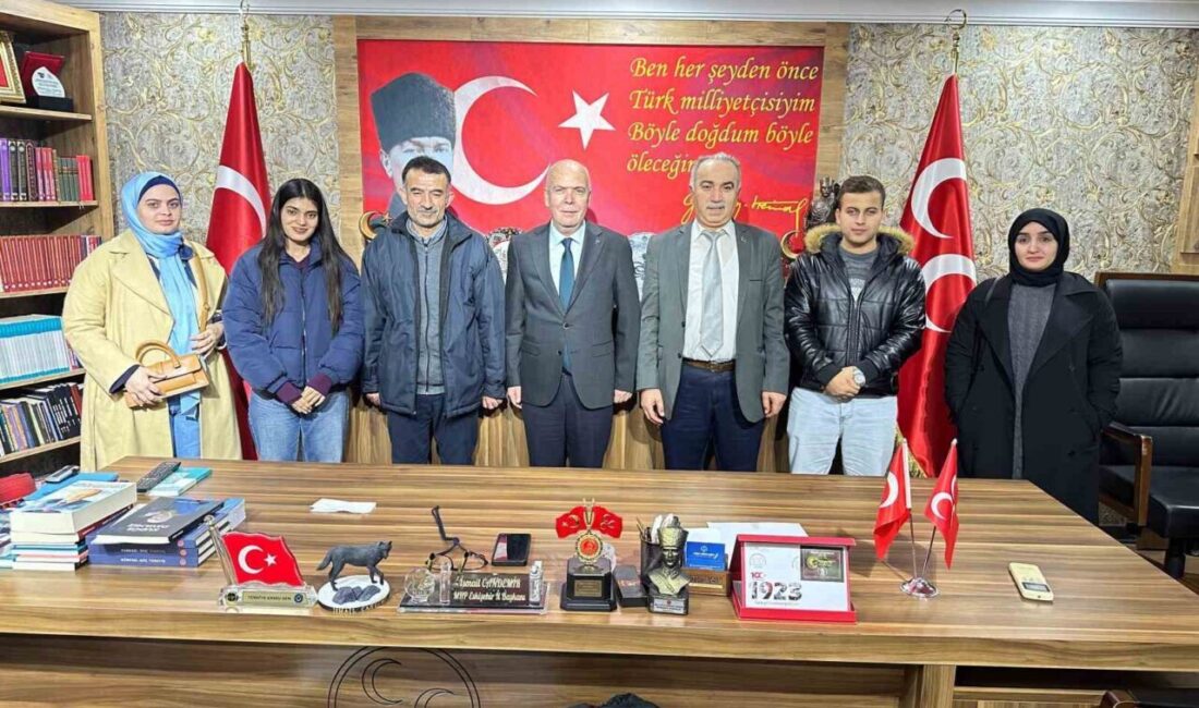 Eskişehir Uluslararası Öğrenci Derneği (ES-UDER) yöneticileri, MHP İl Başkanı İsmail