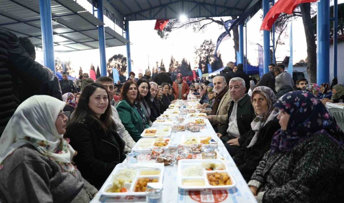 Aydın Büyükşehir Belediyesi, kentin dört bir yanında düzenlediği iftar programlarına