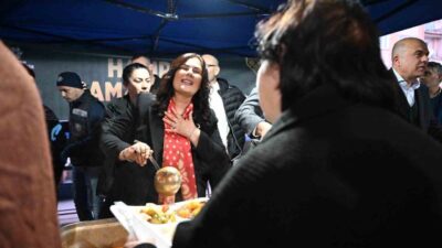 Aydın Büyükşehir Belediyesi’nin Ramazan iftarları kapsamında Büyükşehir Belediye Başkanı Özlem