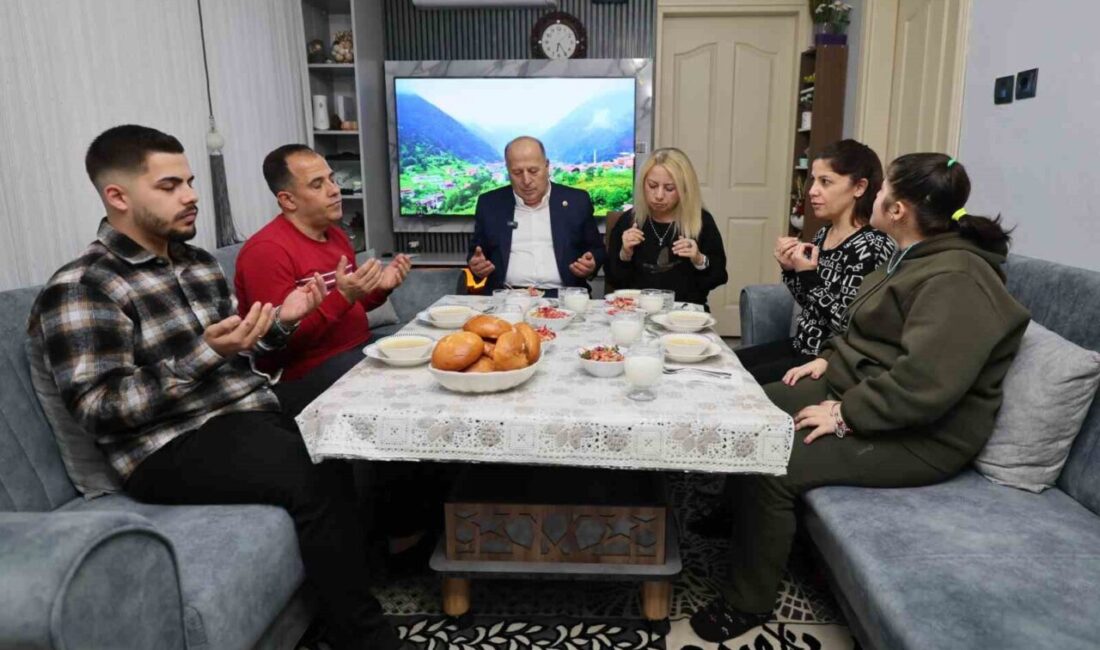 Yüreğir Belediye Başkanı Ali Demirçalı, Ramazan ayının ilk iftarında Ateş