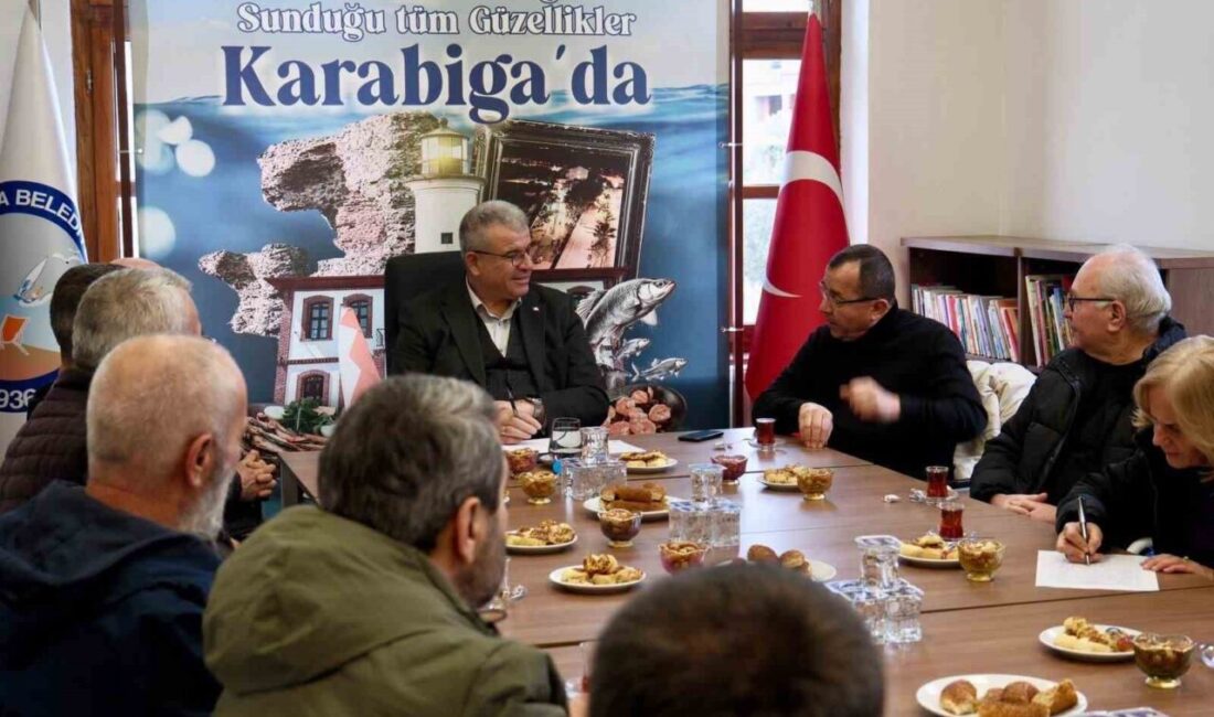 STK temsilcileri ve muhtarlarla bir araya gelen Karabiga Belediye Başkanı