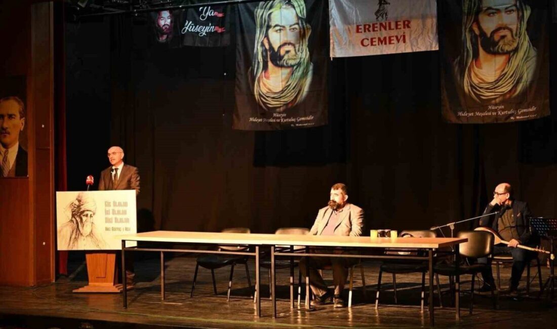 Kongre ve Kültür Merkezi’nde düzenlenen ’Hz. Hızır Orucu’ paneline katılan