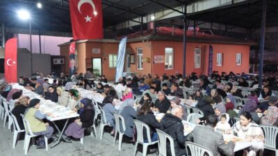 Aydın’ın Buharkent ilçesinde ilk iftar etkinliği Savcıllı Mahallesi’nde gerçekleştirildi. Başkan