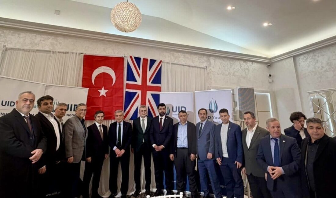 Kahramanmaraş Büyükşehir Belediye Başkanı Fırat Görgel, İngiltere’de Uluslararası Demokratlar Birliği’nin