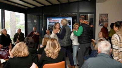 Başkan Ömer Günel, Kuşadası Belediyesi Kadınca Oluşumu tarafından emekliler için