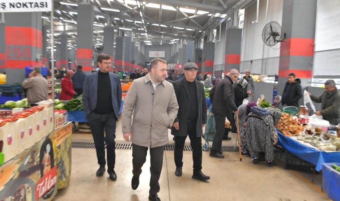 Çanakkale’nin Ezine ilçesinde geçen hafta pazar gezisi sırasında bir esnafın