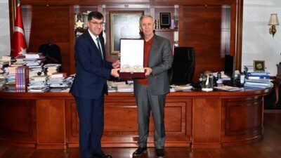 Kütahya Belediyesi Belediye Başkanı Eyüp Kahveci ve beraberindeki heyet, Ankara