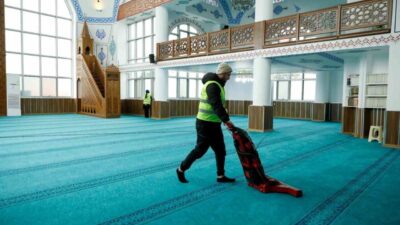 Samsun’un İlkadım Belediyesi’nin ibadethane temizliği çalışmaları, Ramazan ayı öncesinde hızlandı.